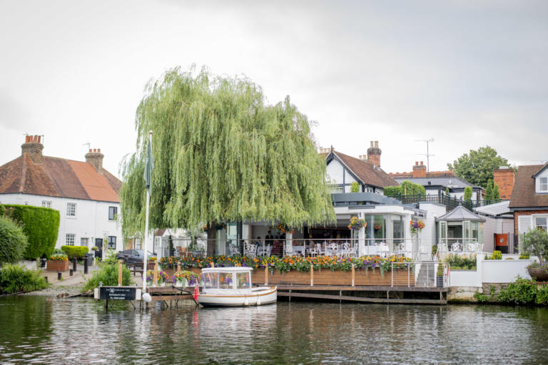 The waterside sales inn bray